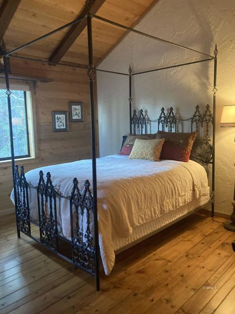 25500 Foster Lake Road, Idyllwild CA: https://media.crmls.org/mediaz/b006f233-adce-46fd-aecf-b7ff704ad5c9.jpg
