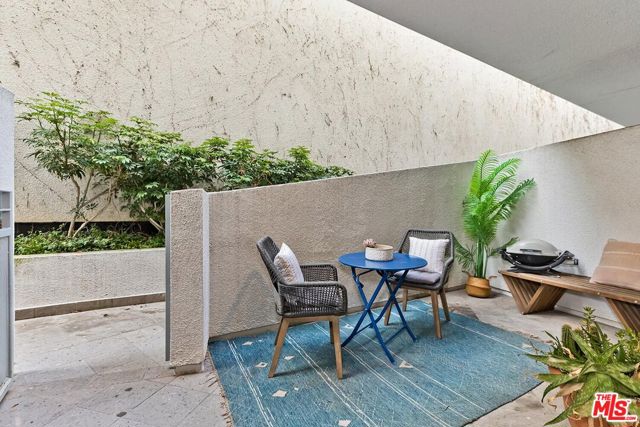 171 N Church Lane, Los Angeles CA: https://media.crmls.org/mediaz/b008b462-b069-4a0c-b25a-90e770b72636.jpg