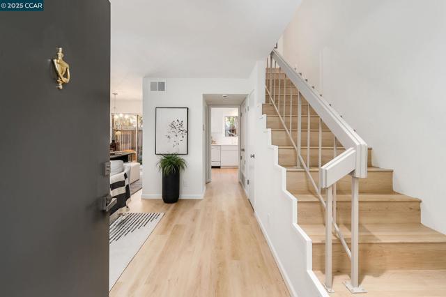 Image 2 of 38 For 101 Ascot Ct  B