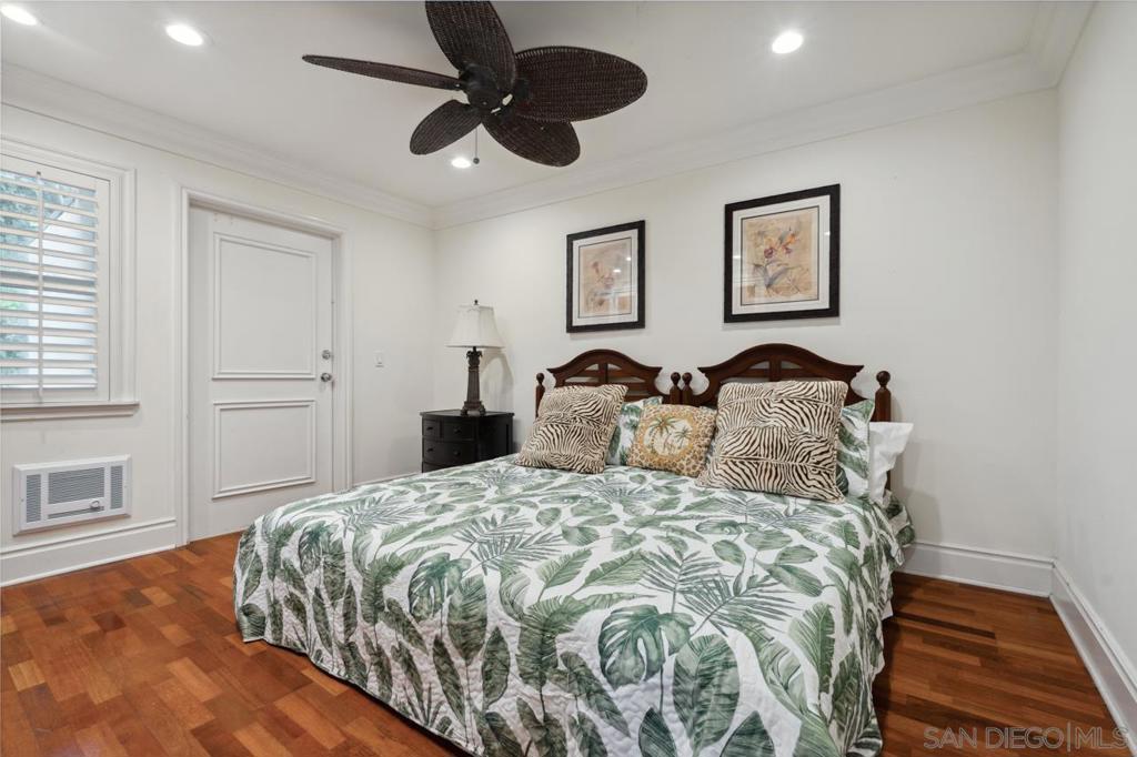 MLS #250035004SD image #25