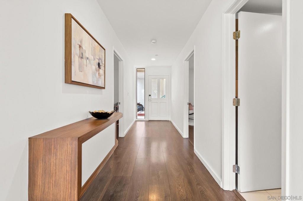 2556 Navarra Drive - photo 4