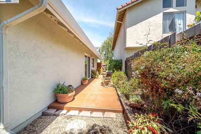 Image 36 of 54 For 32996 Soquel St