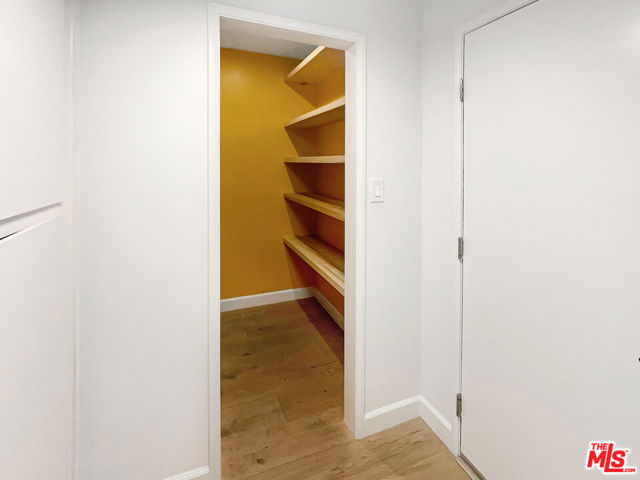 2252 Verde Oak Drive, Los Angeles CA: https://media.crmls.org/mediaz/b00a7511-de96-418a-8965-591cdaa706be.jpg
