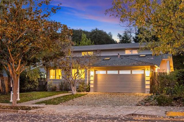 3113 Granger Way, Redwood City CA: https://media.crmls.org/mediaz/b00ab1fc-a6ec-478c-b0bb-720554cbdda5.jpg