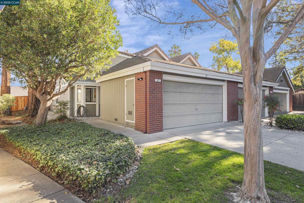 47 Glen Valley Cir