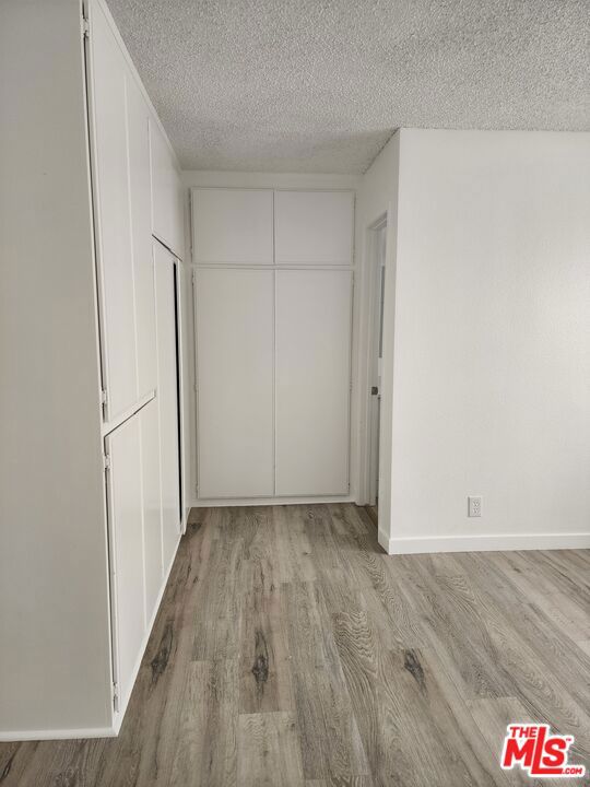18547 Collins Street, Tarzana CA: https://media.crmls.org/mediaz/b00ae6f2-1adf-42a3-9709-c44e50a41566.jpg