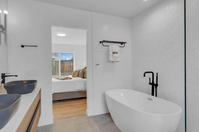 2921 Daisy Court, Union City CA: https://media.crmls.org/mediaz/b00b4486-e79f-4c13-9cfb-3bd89eebbf3f.jpg