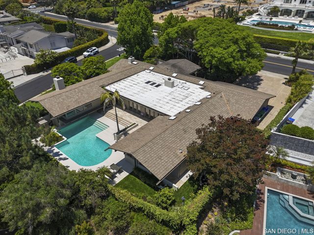 5931 Citadel CIR, La Jolla CA: https://media.crmls.org/mediaz/b00ba4cb-9e74-43fc-96c9-36f1638b1db9.jpg