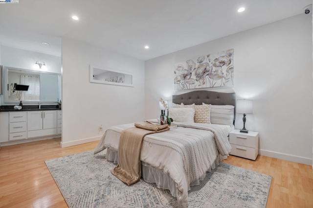 2716 Killdeer Ct, Union City CA: https://media.crmls.org/mediaz/b00ba925-e885-466f-ad6a-f0e85d4d93b2.jpg