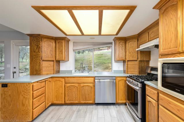 41508 Roaring River Court, Coarsegold CA: https://media.crmls.org/mediaz/b00c7577-4475-4cd1-a552-b54bd962721e.jpg