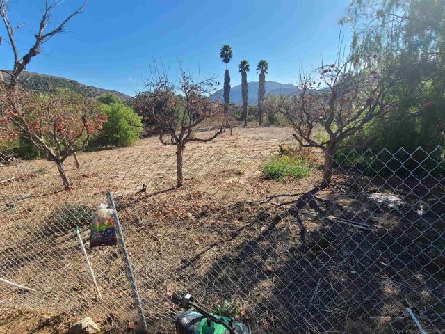 9109 Huntley Road, Fallbrook CA: https://media.crmls.org/mediaz/b00ca4d1-ced7-4780-aac3-7a0511b1d3a6.jpg