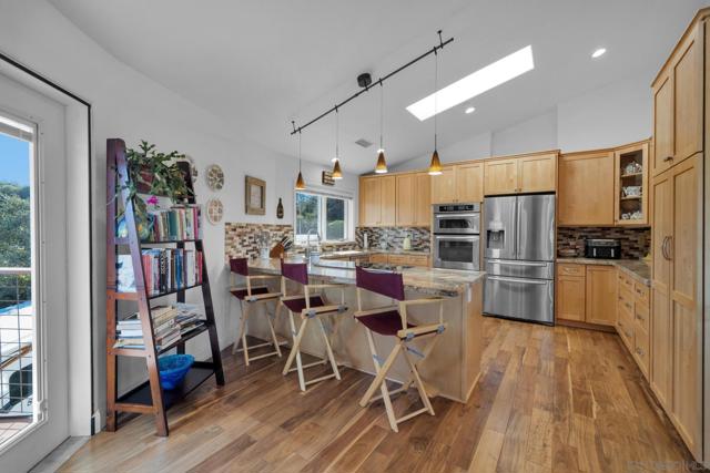 4667 Luneta View Rd, Julian CA: https://media.crmls.org/mediaz/b00caf72-a289-4458-8439-818285e19fb7.jpg
