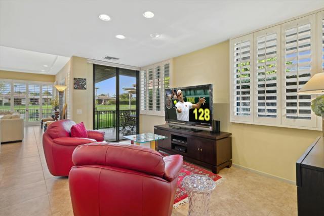 10 Colgate Drive, Rancho Mirage CA: https://media.crmls.org/mediaz/b00cb71a-54ca-46d0-b87f-3f83d9f6f9a4.jpg