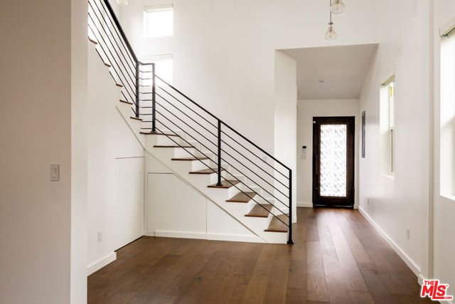 24042 Killion Street, Woodland Hills CA: https://media.crmls.org/mediaz/b00ccc6d-555c-48bd-ada6-f84005b42a3a.jpg
