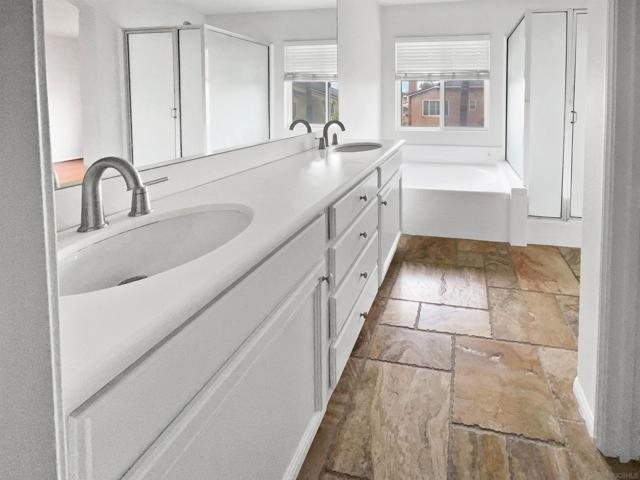 1393 Misty Ridge Pl, Chula Vista CA: https://media.crmls.org/mediaz/b00ceeae-cf60-4d94-bf15-136c88503e0f.jpg