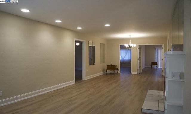 7608 Arthur St, Oakland CA: https://media.crmls.org/mediaz/b00dee76-264b-4656-99bd-e483b56a6858.jpg