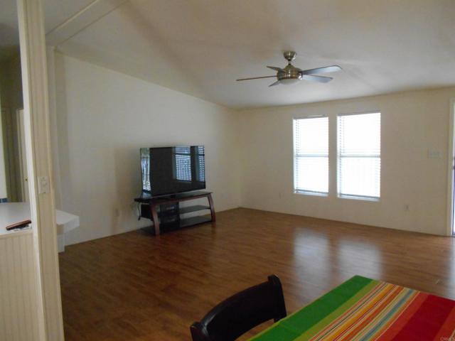 Detail Gallery Image 6 of 25 For 2003 Bayview Hts Dr #158,  San Diego,  CA 92105 - 3 Beds | 2 Baths