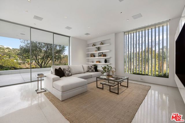 Drew Fenton | 12251 Castlegate Drive Los Angeles CA | MLS: 7060159