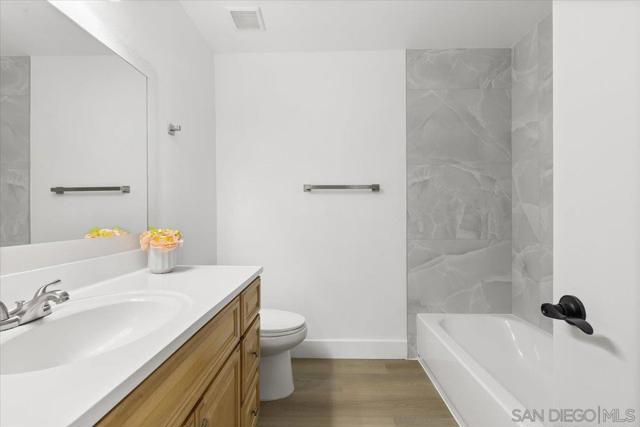 1634 Grandon Ave, San Marcos CA: https://media.crmls.org/mediaz/b00ed1e5-e08c-4b19-9e80-81f452de52f4.jpg