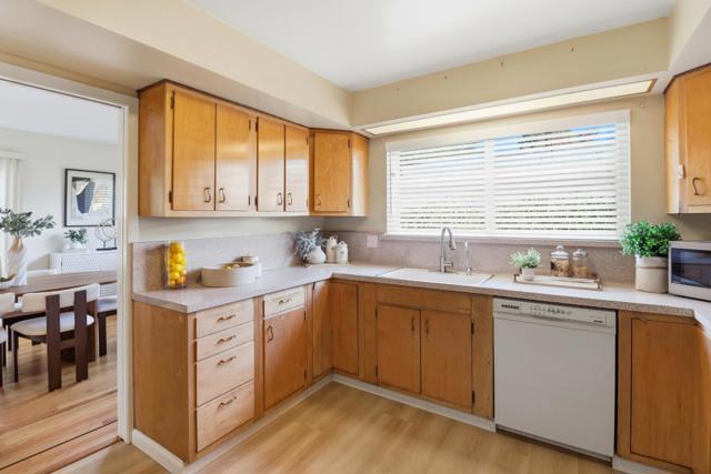 1001 Maywood Drive, Belmont CA: https://media.crmls.org/mediaz/b00ed41d-3b96-4d10-b8bc-542e09999cff.jpg