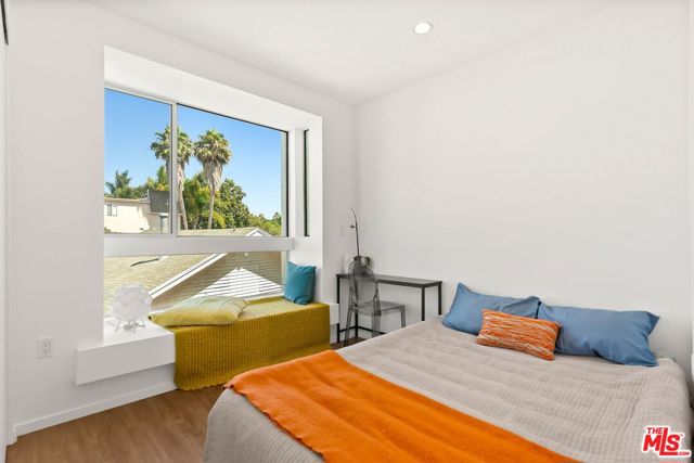 1244 14th Street, Santa Monica CA: https://media.crmls.org/mediaz/b00ef75c-35c8-4180-b2c5-b65fcad4c936.jpg