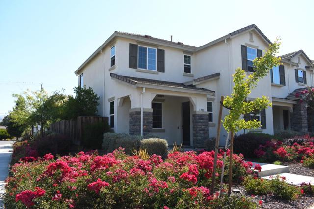 19051 Chicory Lane, Morgan Hill CA: https://media.crmls.org/mediaz/b00f0eec-d4cf-4e89-9b68-dc93bdfcaee4.jpg