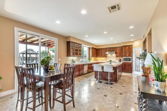9632 Cherrywood Court, Gilroy CA: https://media.crmls.org/mediaz/b00f6573-5a53-4f96-81d9-2dc6ef12096c.jpg