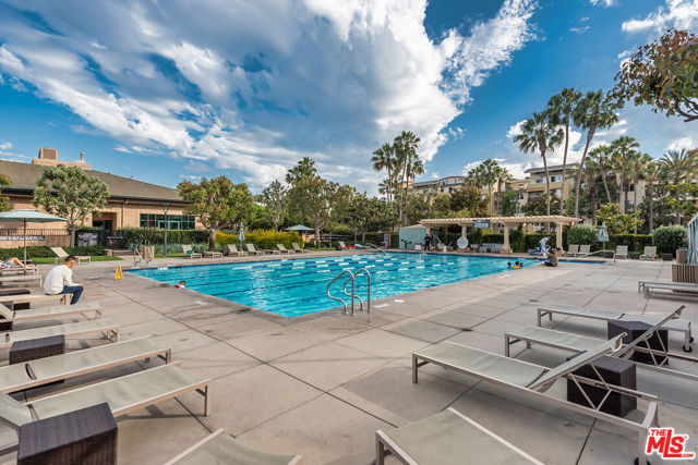 13044 Pacific, Playa Vista CA: https://media.crmls.org/mediaz/b00f6c70-dda5-4e07-9b81-b293969c0472.jpg