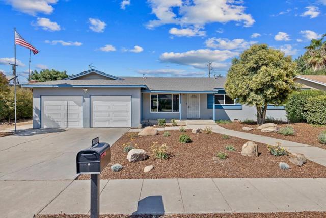 384 E Gail Avenue, Tulare CA: https://media.crmls.org/mediaz/b00fa10e-dd16-4718-a512-cb01b9c647e7.jpg