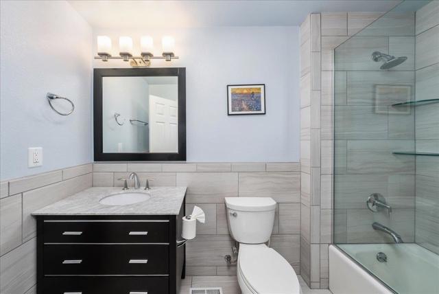 24805 Corte Poco, Salinas CA: https://media.crmls.org/mediaz/b010a4e6-8371-4210-91e2-948d578a1c1c.jpg