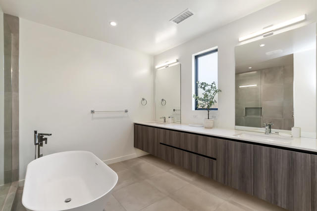 57939 Santo Thomas, La Quinta CA: https://media.crmls.org/mediaz/b010f9f3-feff-4caa-815f-286f63d159e2.jpg