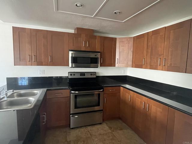 Detail Gallery Image 8 of 14 For 740 Eastshore Ter #89,  Chula Vista,  CA 91913 - 1 Beds | 1/1 Baths