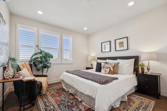 1815 Balsa St, Alameda CA: https://media.crmls.org/mediaz/b0110bb8-e643-4823-970d-68d23d1a1dab.jpg