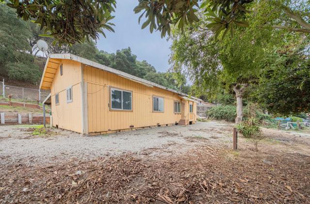 15108 Castroville Boulevard, Castroville CA: https://media.crmls.org/mediaz/b0114256-b8a3-40f9-b41d-87010ce7eb7e.jpg