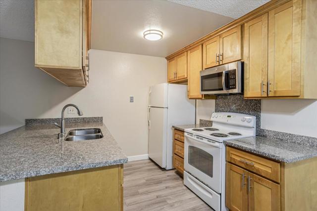 259 N Capitol Avenue, San Jose CA: https://media.crmls.org/mediaz/b0114f90-4ca5-4141-a3b7-68f00c4486aa.jpg