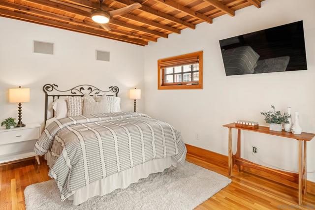 4605 4607 Terrace Dr, San Diego CA: https://media.crmls.org/mediaz/b0117763-9f5c-403c-80a3-bc2dcd0c1878.jpg