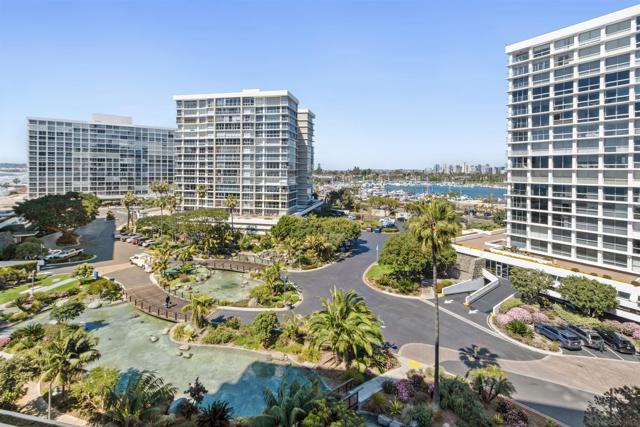 1780 Avenida Del Mundo, Coronado CA: https://media.crmls.org/mediaz/b011fc8a-c0f3-44da-9555-8d0c77f0e840.jpg