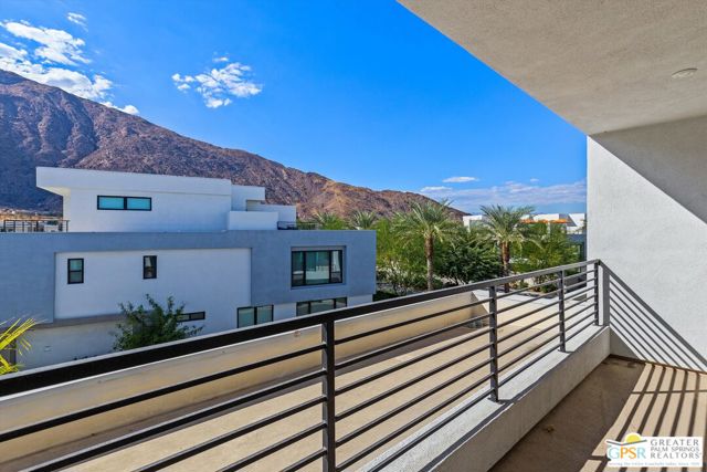 906 Cameron Center Drive, Palm Springs, CA 92264