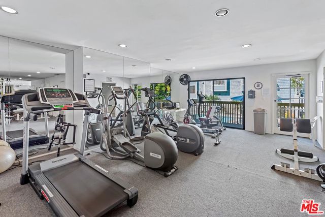 3516 Via Dolce, Marina del Rey CA: https://media.crmls.org/mediaz/b0127a7d-3f21-40ed-9415-f46ac30bcc29.jpg