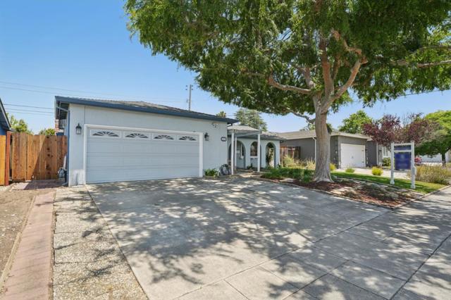 5886 Falon Way, San Jose CA: https://media.crmls.org/mediaz/b013146f-a65f-4a28-be9b-13c6b255f14a.jpg