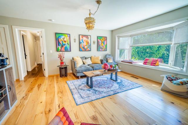 25 Adeline Drive, Walnut Creek CA: https://media.crmls.org/mediaz/b0137a7d-43df-4737-a6ea-9d2ee8151048.jpg