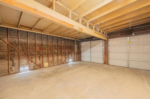 3114 Flower Circle, Marina CA: https://media.crmls.org/mediaz/b0147e7a-2f7e-420e-abeb-0486ed3ecc60.jpg