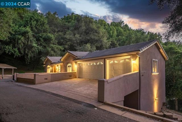 Image 4 of 59 For 4992 Fraga Rd