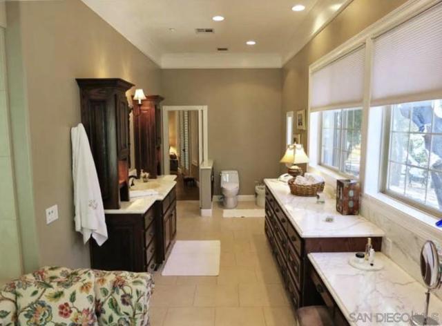 45455 Lorenz Ln, Temecula CA: https://media.crmls.org/mediaz/b0158d82-5560-4dc5-8d21-478ac8ea264f.jpg