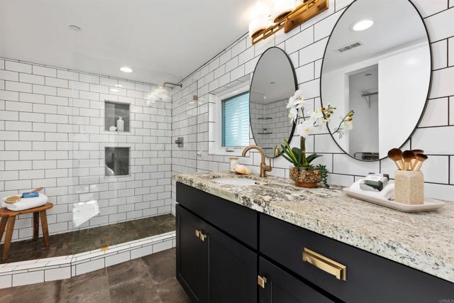 Detail Gallery Image 39 of 55 For 401 N Coast Hwy #301,  Oceanside,  CA 92054 - 3 Beds | 3 Baths