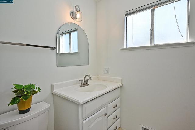 Image 31 of 48 For 342 Fenway Dr