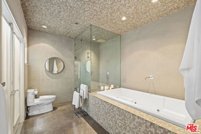 2115 3rd Street, Santa Monica CA: https://media.crmls.org/mediaz/b017bc47-6791-4ef6-8c7c-b8611ad571fe.jpg