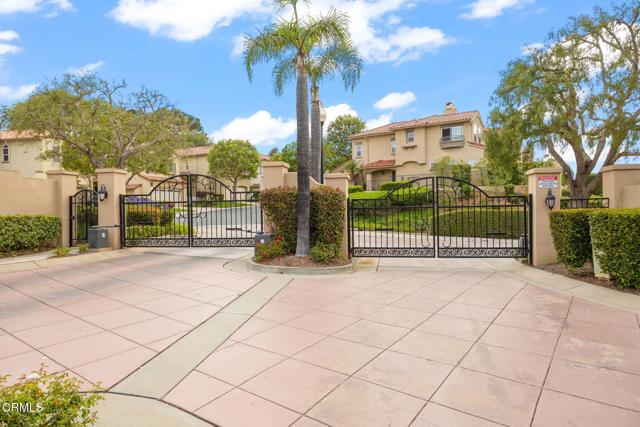 985 Corte Augusta, Camarillo CA: https://media.crmls.org/mediaz/b017ff98-4660-4fe0-a63e-4151bf938d79.jpg