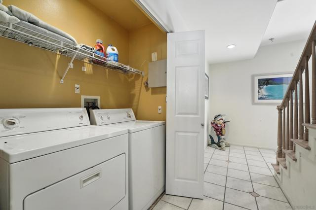 3701 Riviera Dr, San Diego CA: https://media.crmls.org/mediaz/b0181282-3dc9-4285-bdd8-d810d33b1d75.jpg
