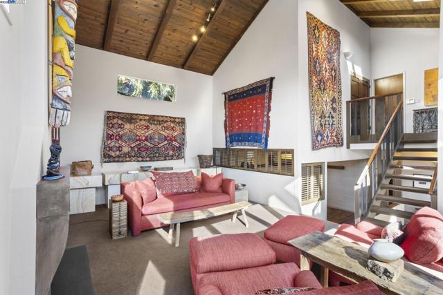 3 Abbott Way, Piedmont CA: https://media.crmls.org/mediaz/b018238f-a2b9-46e1-bb33-7eec9e2ea326.jpg
